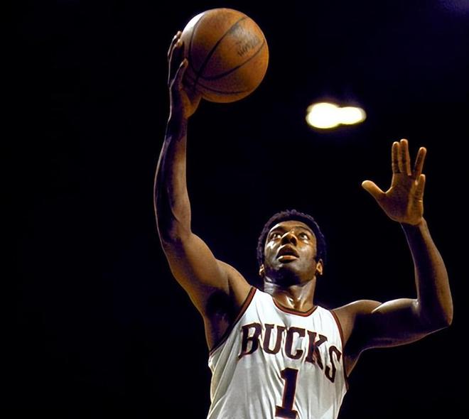 亚冠舞台上 亚冠舞台上