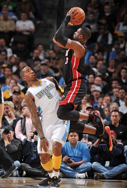 遥遥领先的 遥遥领先的